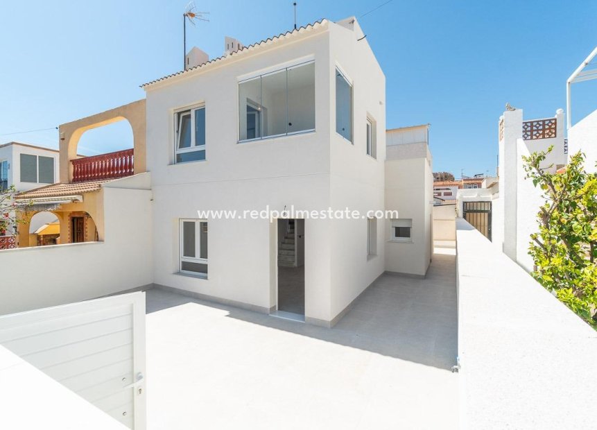 Återförsäljning - Duplex -
Torrevieja - Aguas Nuevas