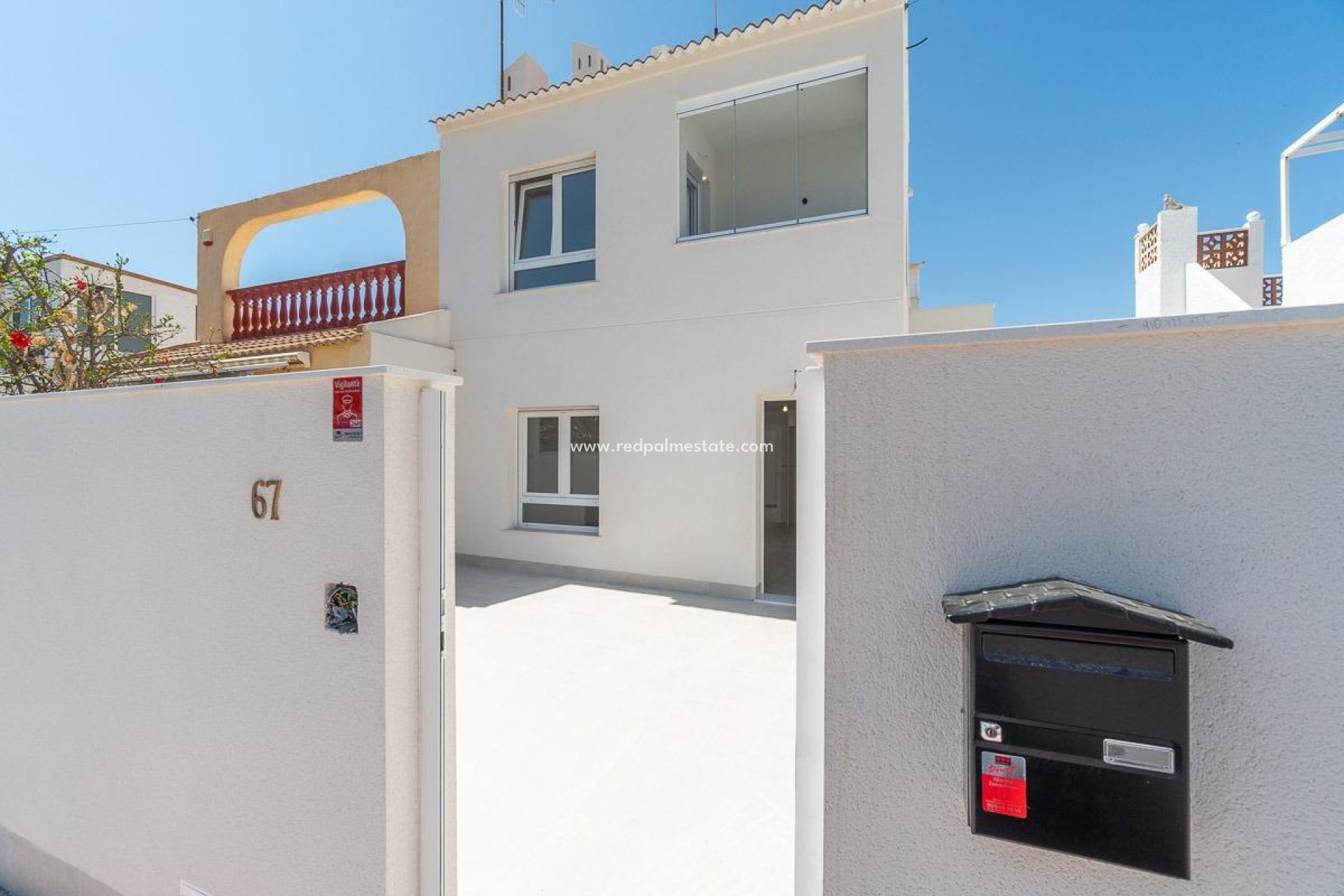 Återförsäljning - Duplex -
Torrevieja - Aguas Nuevas