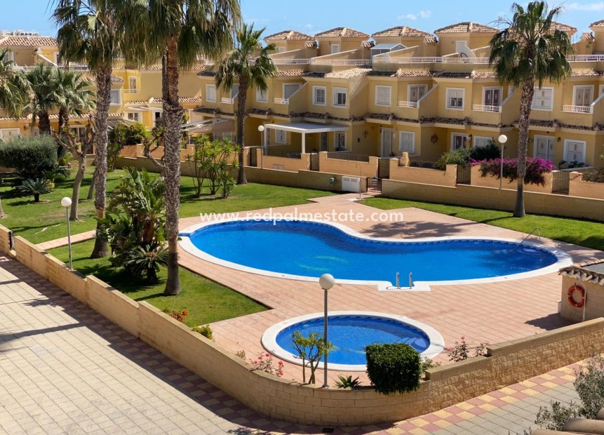 Återförsäljning - Duplex -
Torrevieja - Los Altos