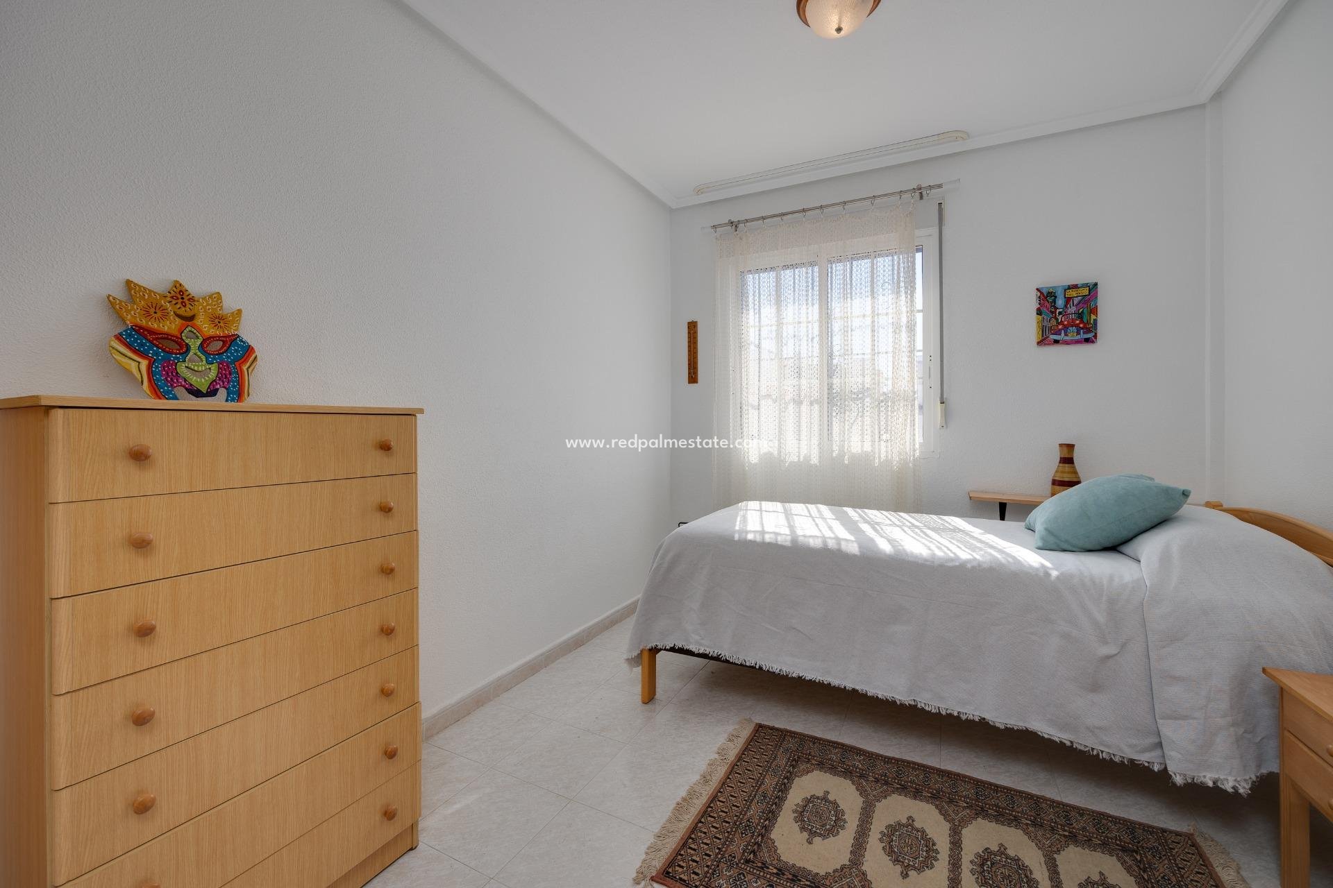 Återförsäljning - Duplex -
Torrevieja - Torre del moro