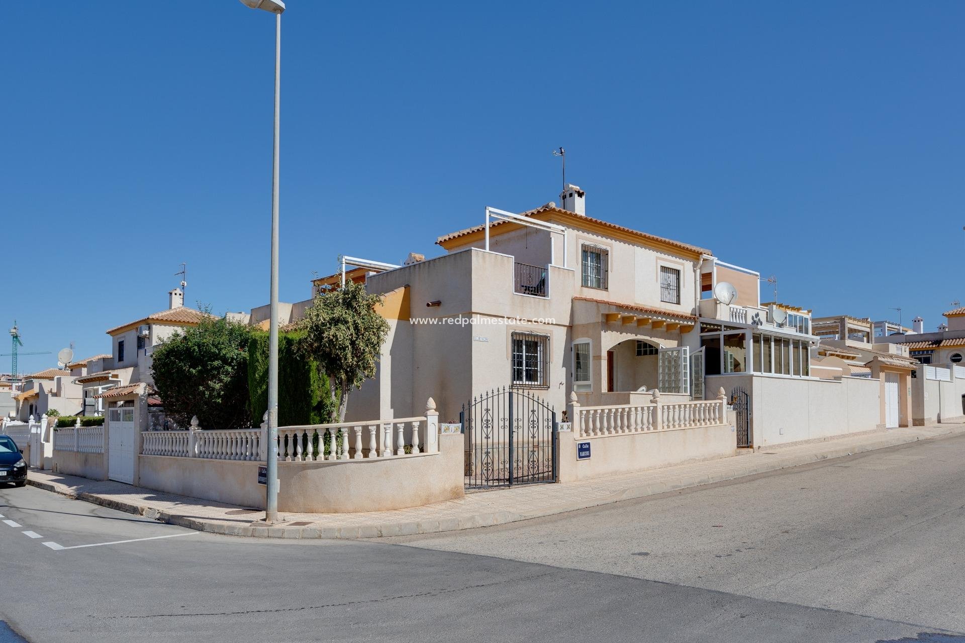 Återförsäljning - Duplex -
Torrevieja - Torre del moro