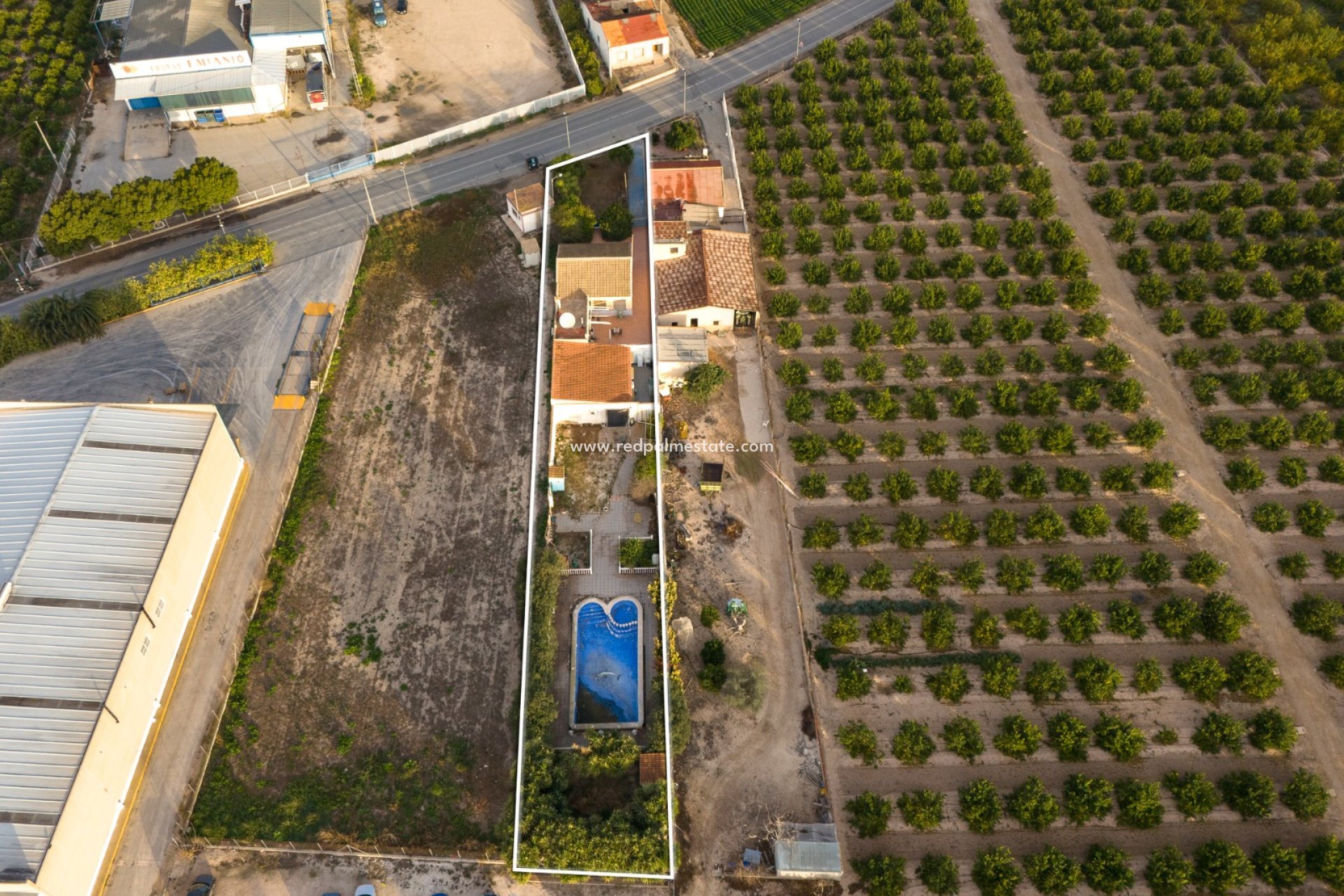 Återförsäljning - Finca / Country Property -
Orihuela