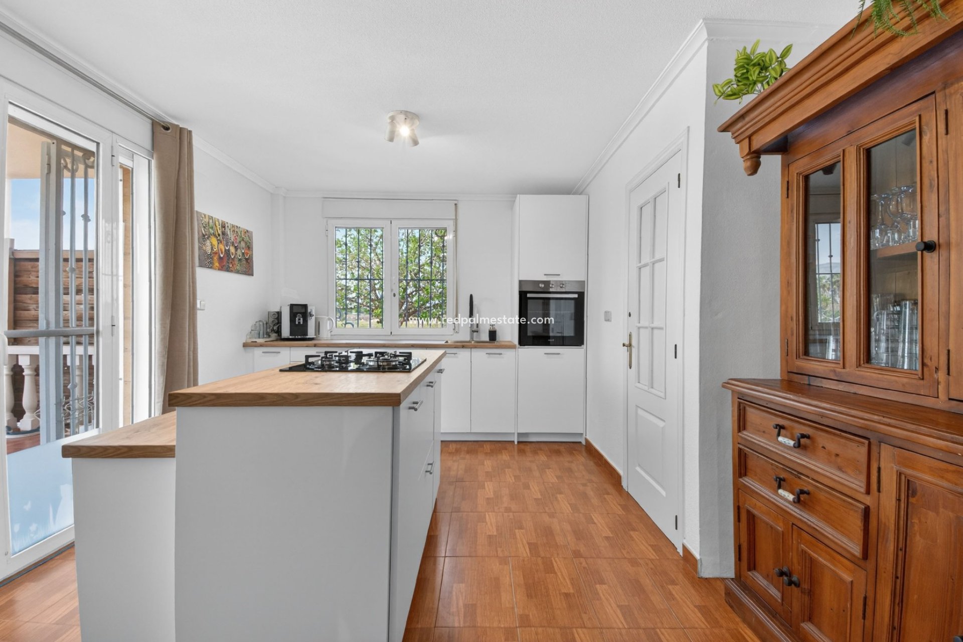 Återförsäljning - Finca / Hus på landet -
Albatera