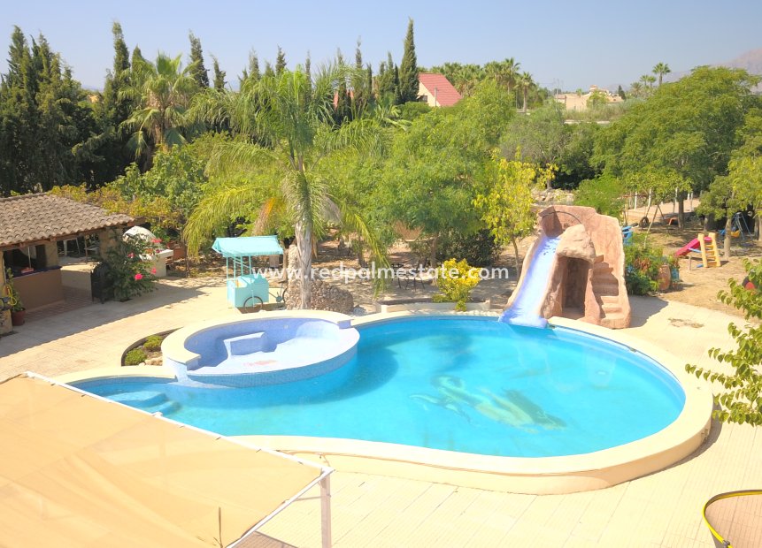 Återförsäljning - Finca / Hus på landet -
Catral