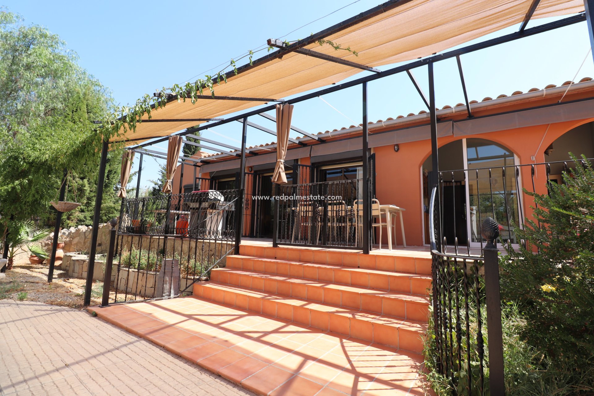 Återförsäljning - Finca / Hus på landet -
Catral