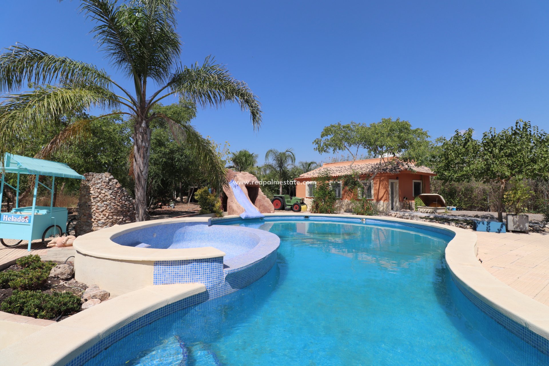 Återförsäljning - Finca / Hus på landet -
Catral