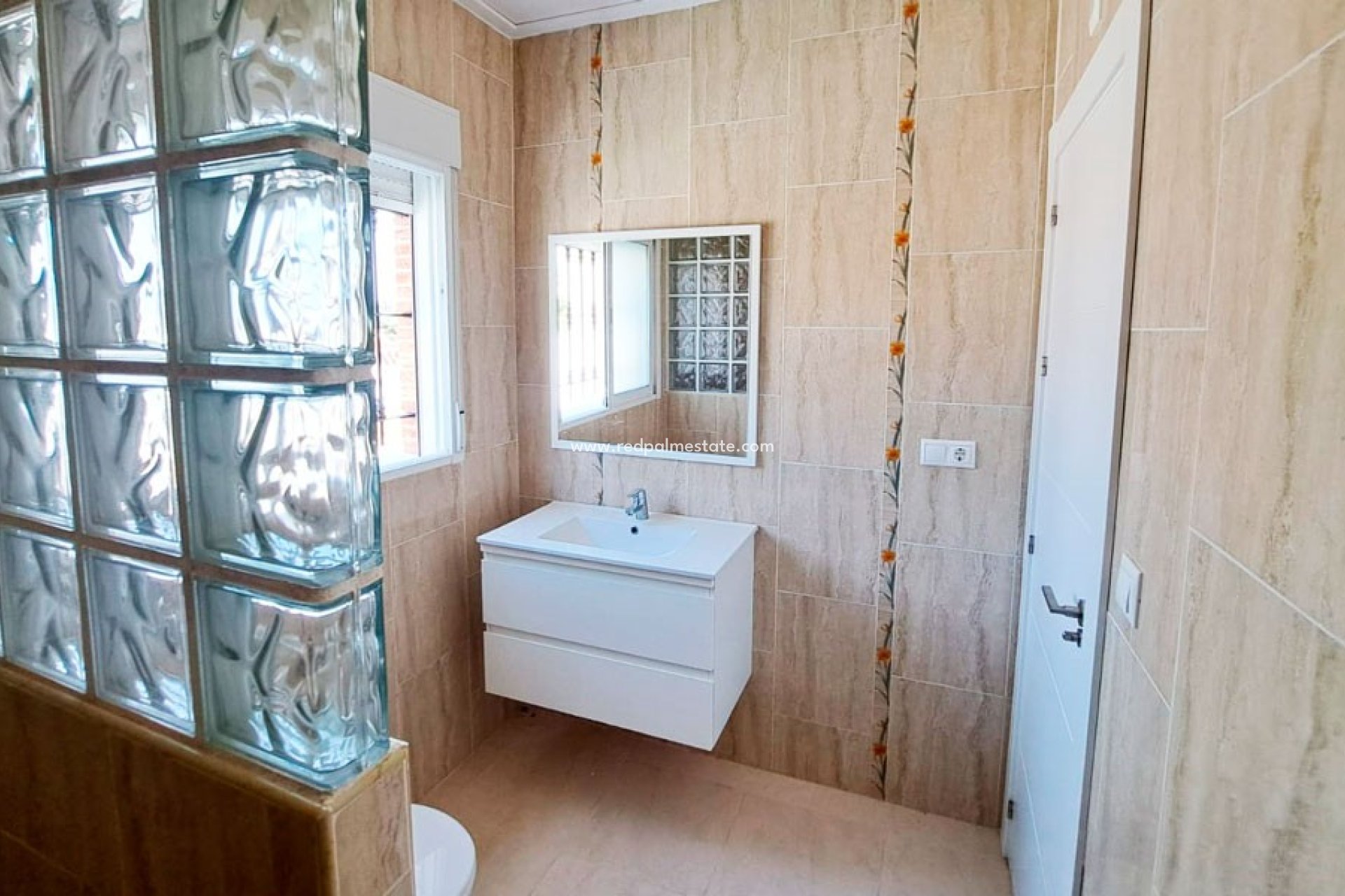 Återförsäljning - Finca / Hus på landet -
Catral