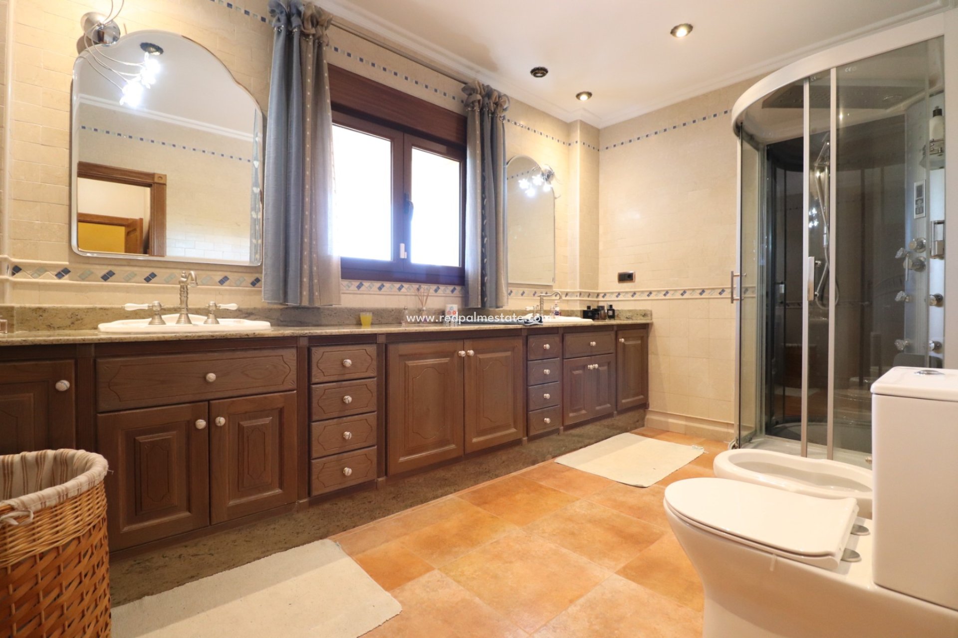 Återförsäljning - Finca / Hus på landet -
Cox - Callosa de Segura