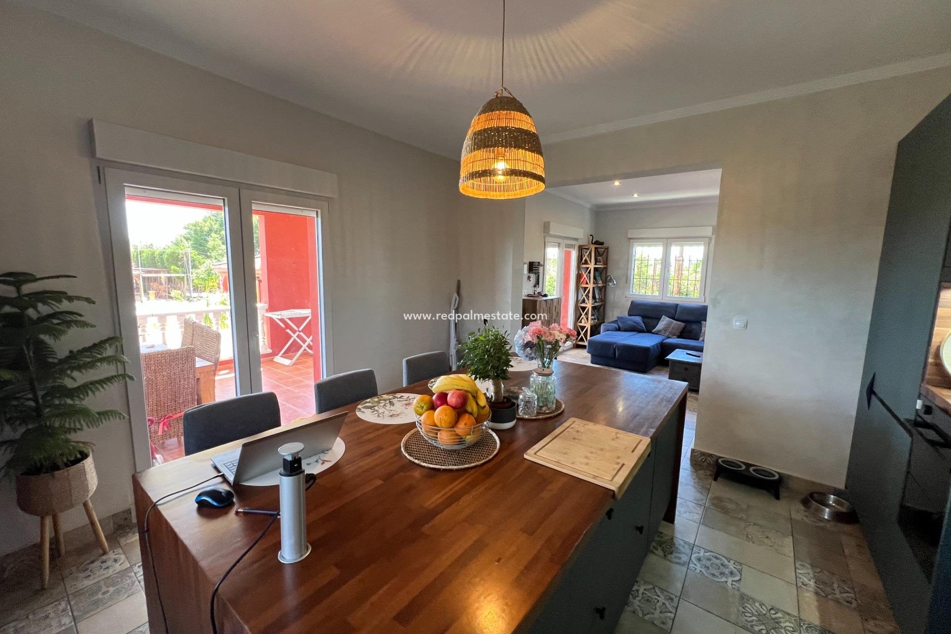 Återförsäljning - Finca / Hus på landet -
Dolores