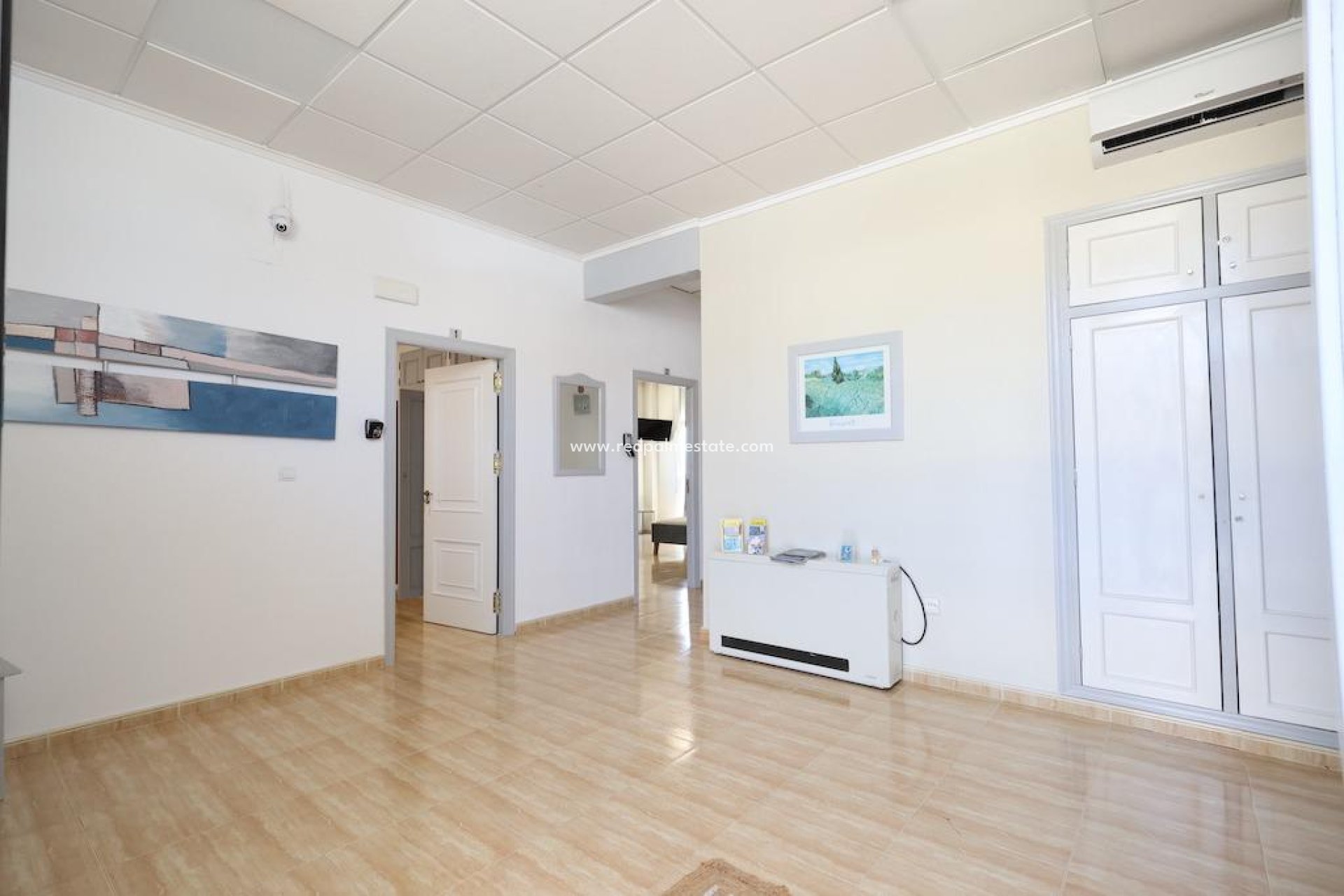 Återförsäljning - Företag -
San Miguel de Salinas - Urbanizaciones