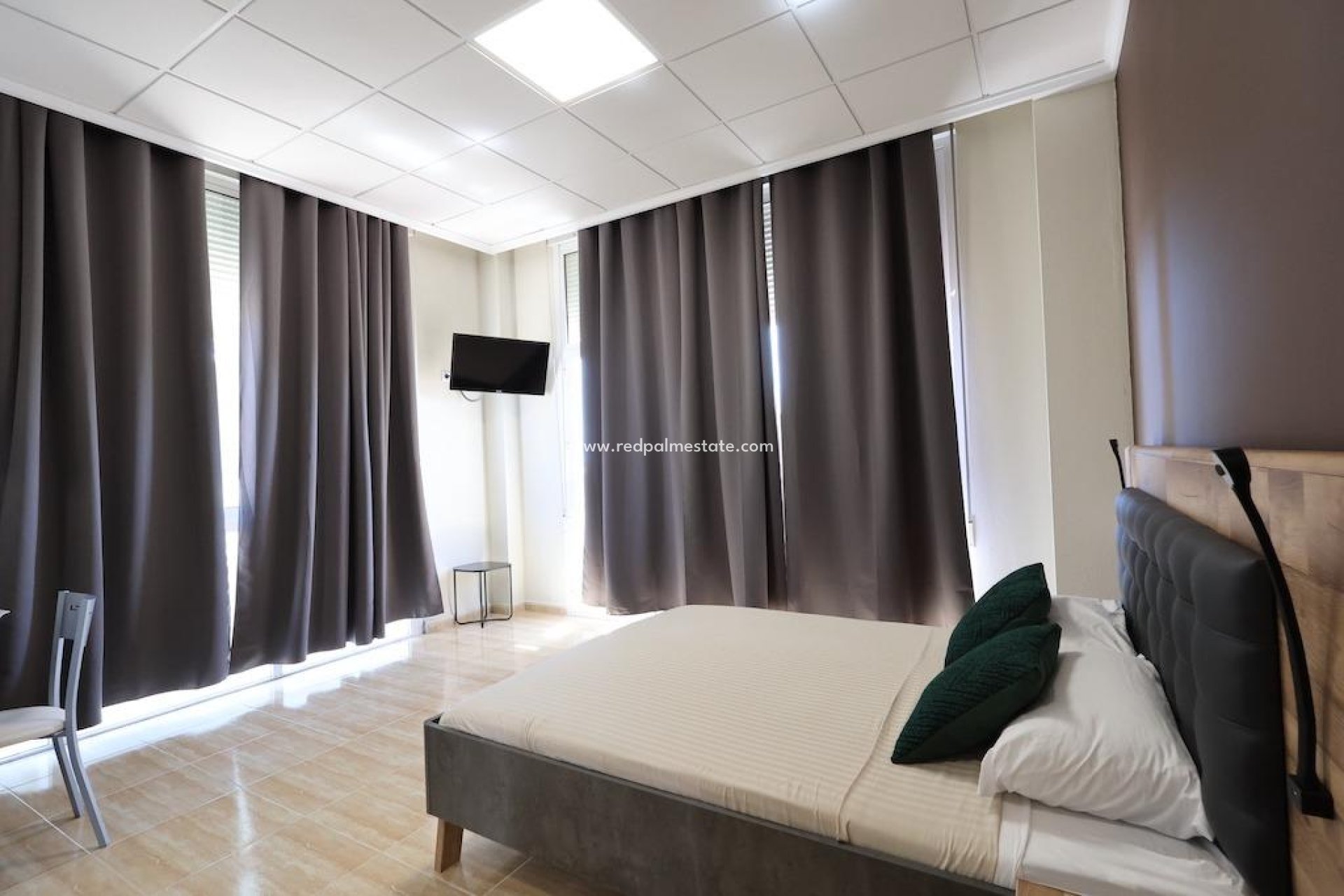 Återförsäljning - Företag -
San Miguel de Salinas - Urbanizaciones