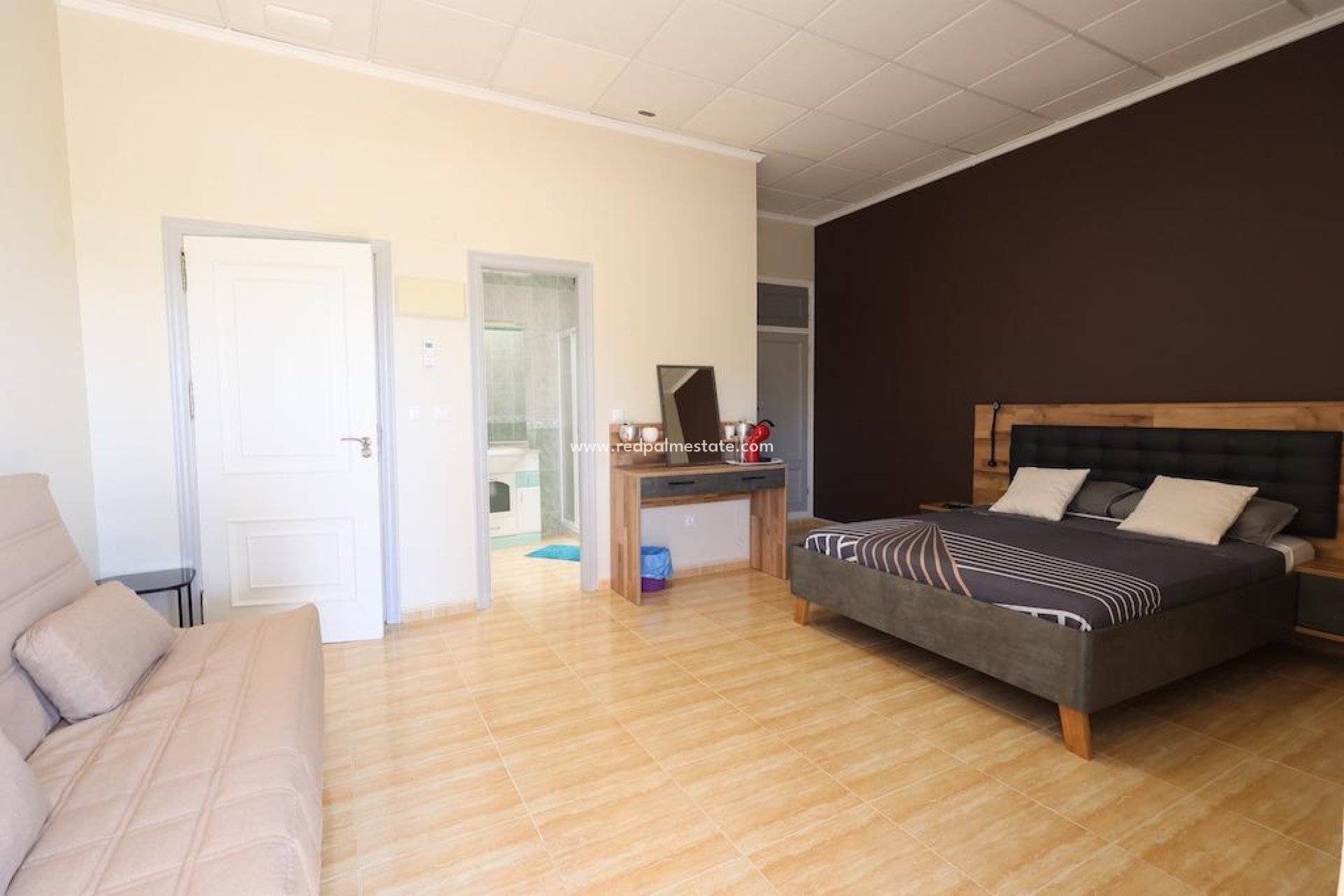 Återförsäljning - Företag -
San Miguel de Salinas - Urbanizaciones