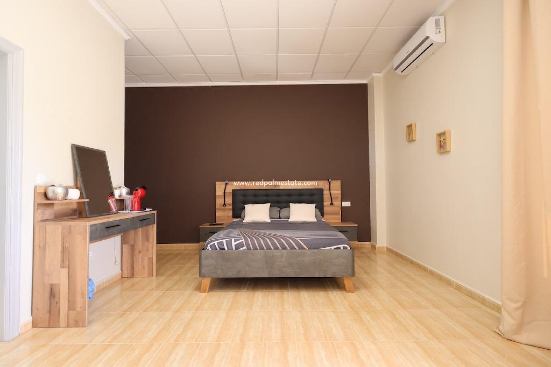 Återförsäljning - Företag -
San Miguel de Salinas - Urbanizaciones