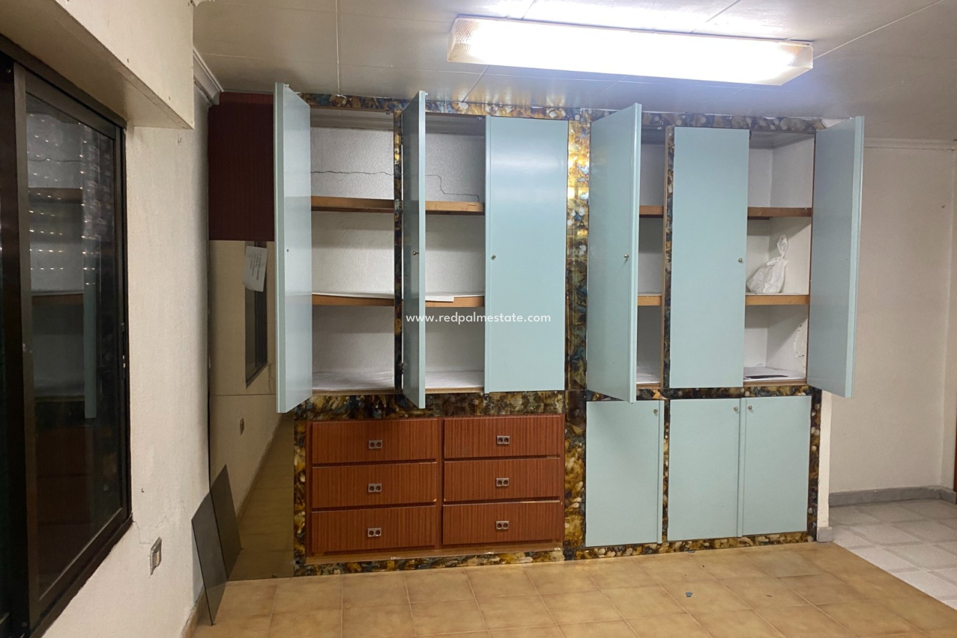 Återförsäljning - Företag -
Sax