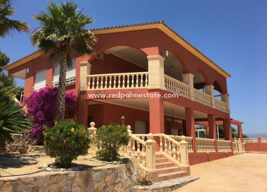 Återförsäljning - Fristående villa -
Alfas del Pí - Costa Blanca