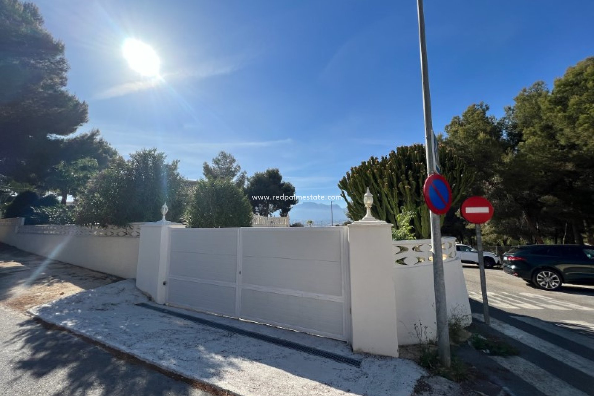 Återförsäljning - Fristående villa -
Alfas del Pí - Costa Blanca