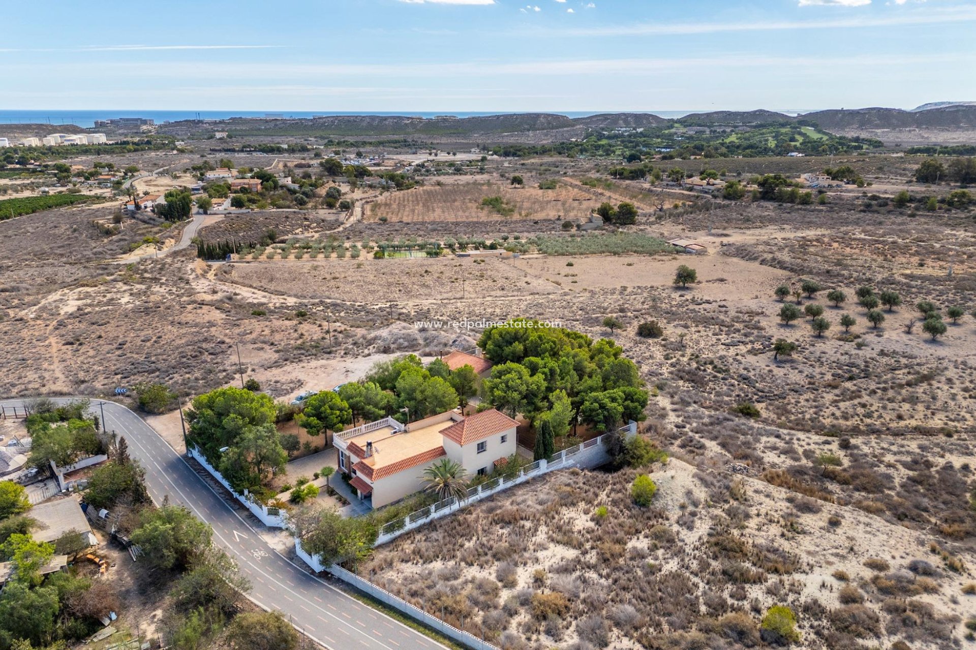 Återförsäljning - Fristående villa -
Alicante - Ciudad De Asís - Font-calent - El Bacarot