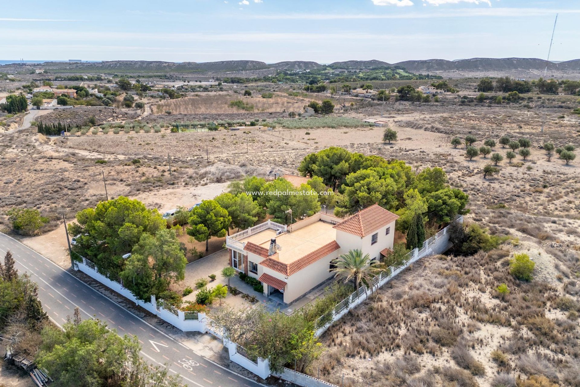 Återförsäljning - Fristående villa -
Alicante - Ciudad De Asís - Font-calent - El Bacarot