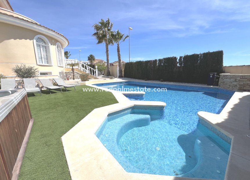 Återförsäljning - Fristående villa -
Ciudad quesada - Costa Blanca