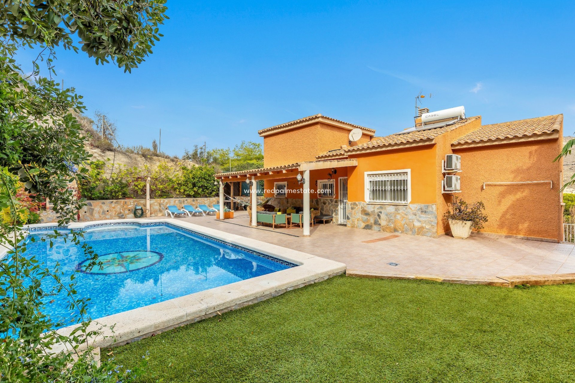 Återförsäljning - Fristående villa -
El Campello - Costa Blanca