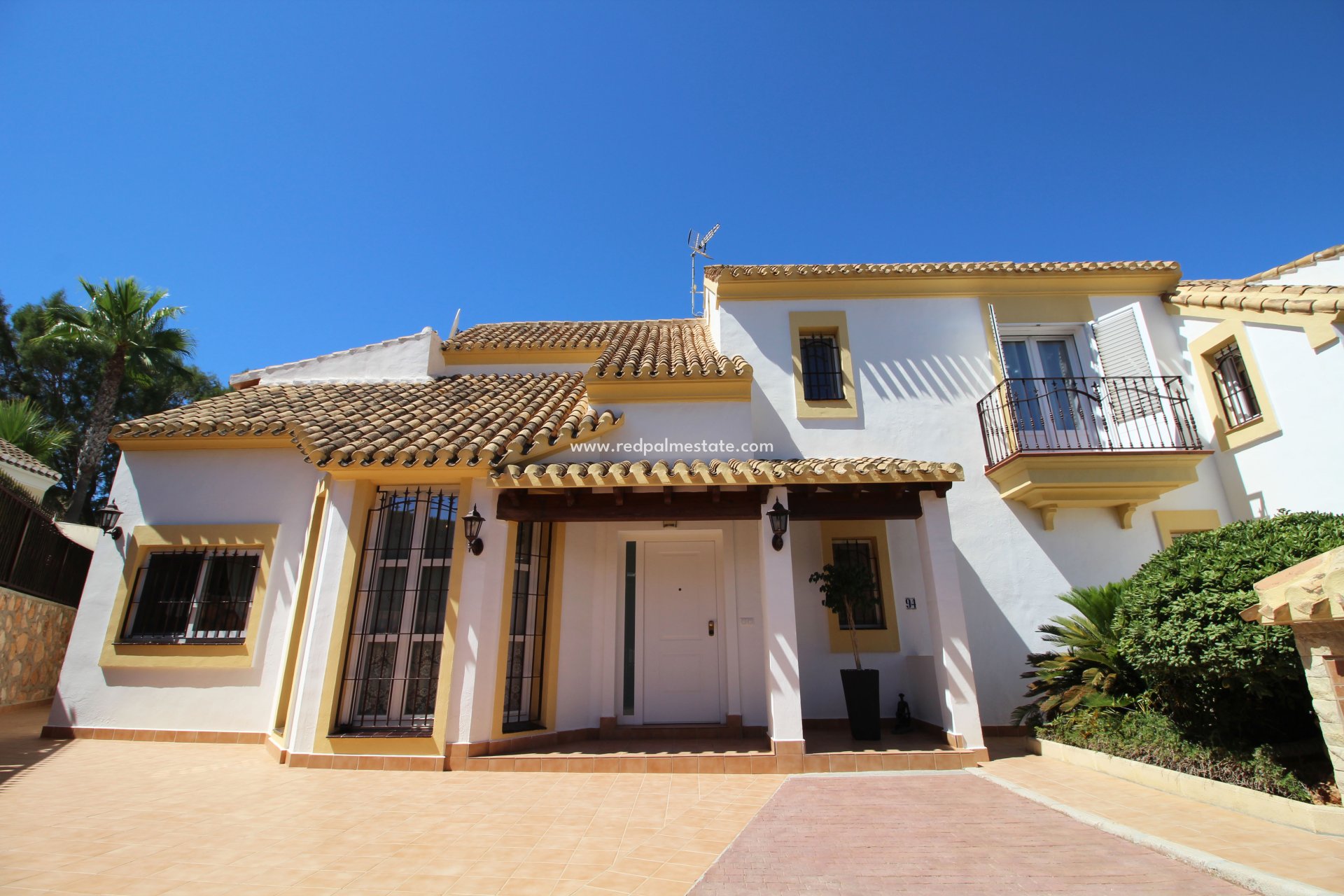 Återförsäljning - Fristående villa -
La Manga - Costa Calida