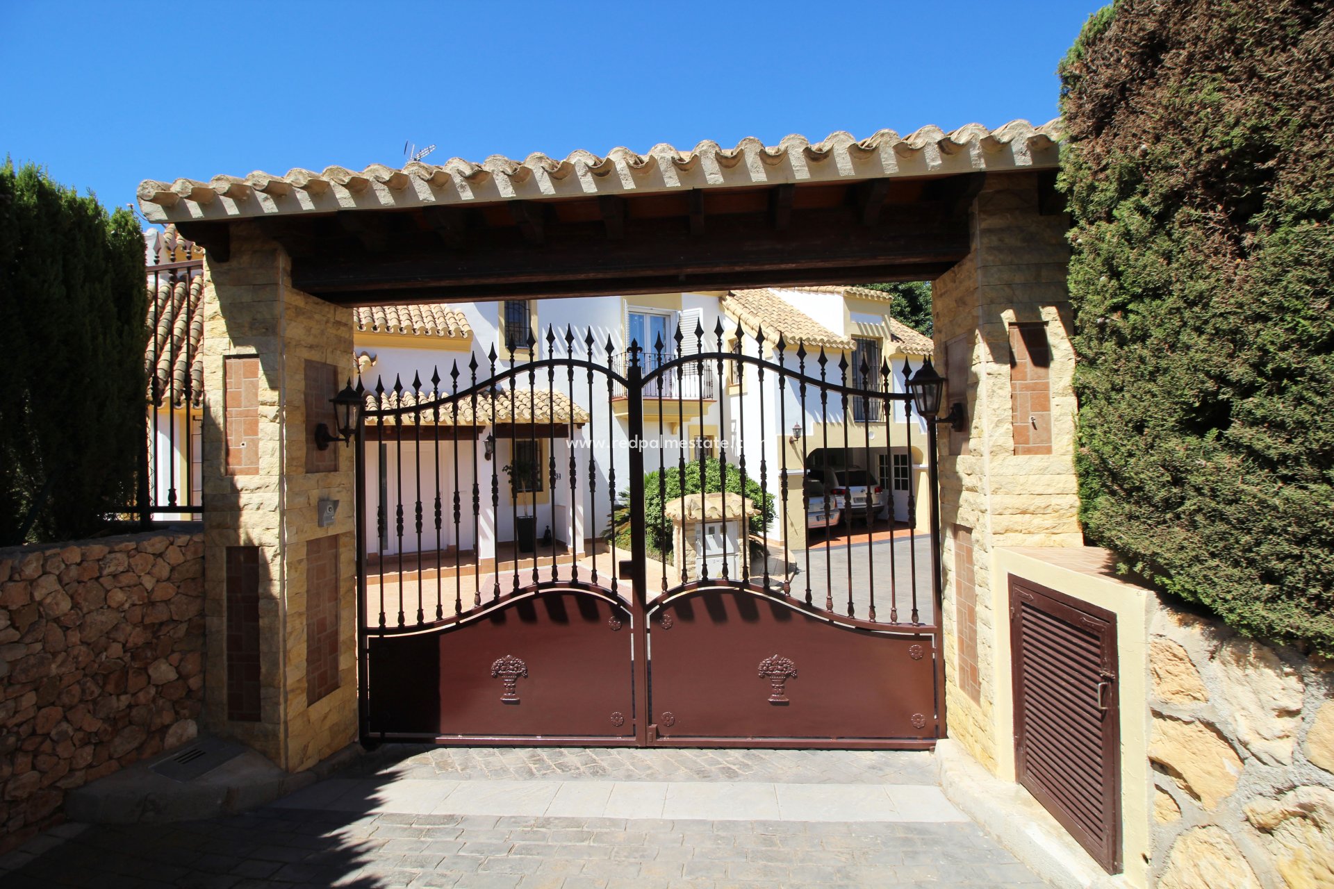 Återförsäljning - Fristående villa -
La Manga - Costa Calida