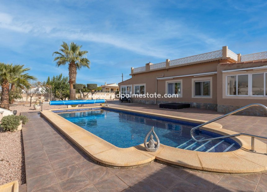 Återförsäljning - Fristående villa -
La Marina - Costa Blanca