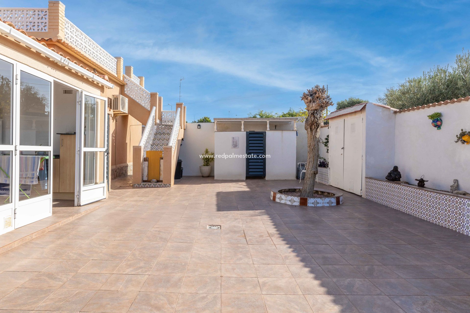 Återförsäljning - Fristående villa -
La Marina - Costa Blanca