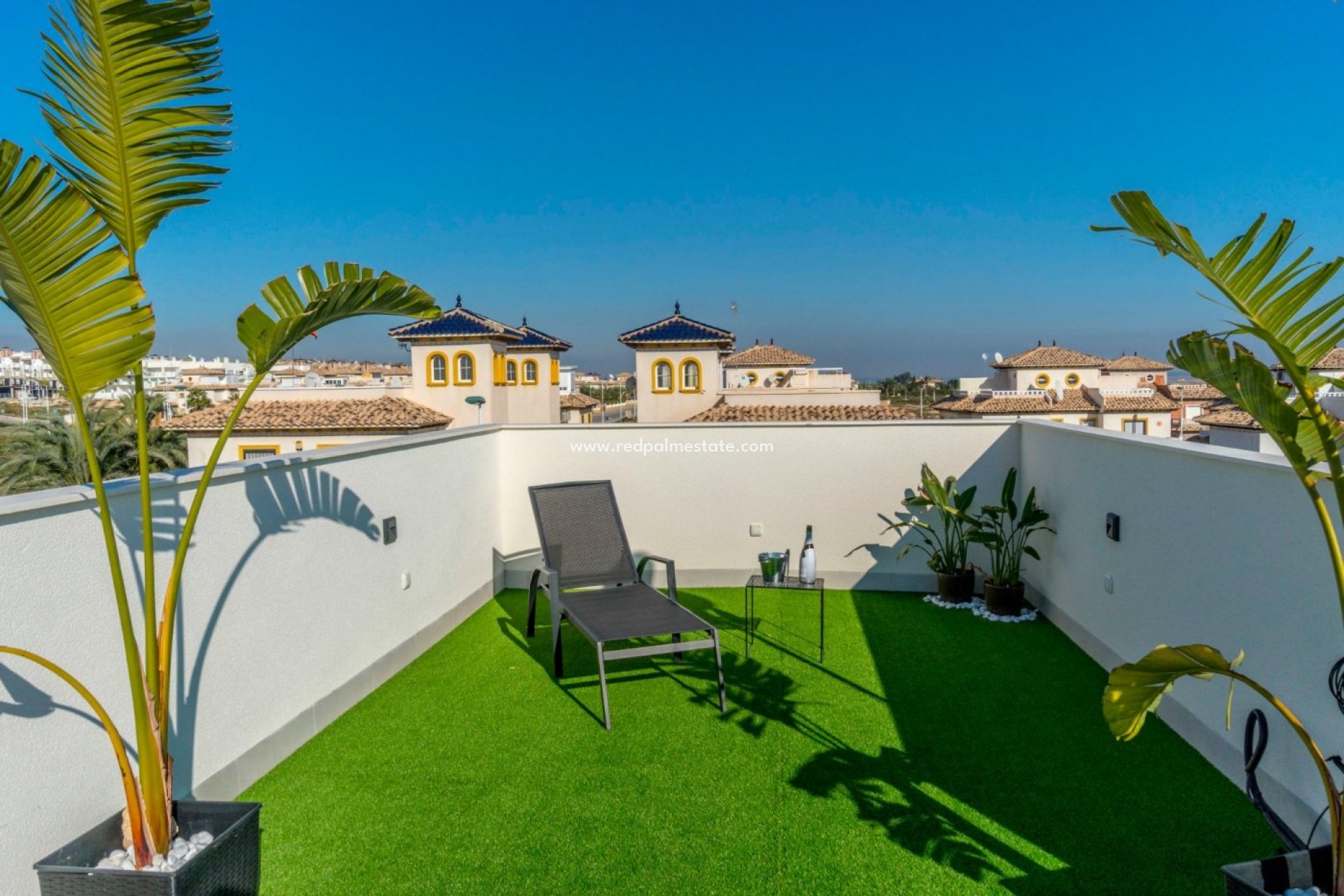 Återförsäljning - Fristående villa -
La Marina - Costa Blanca