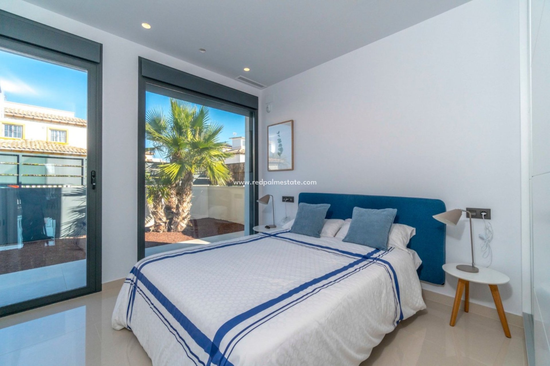 Återförsäljning - Fristående villa -
La Marina - Costa Blanca