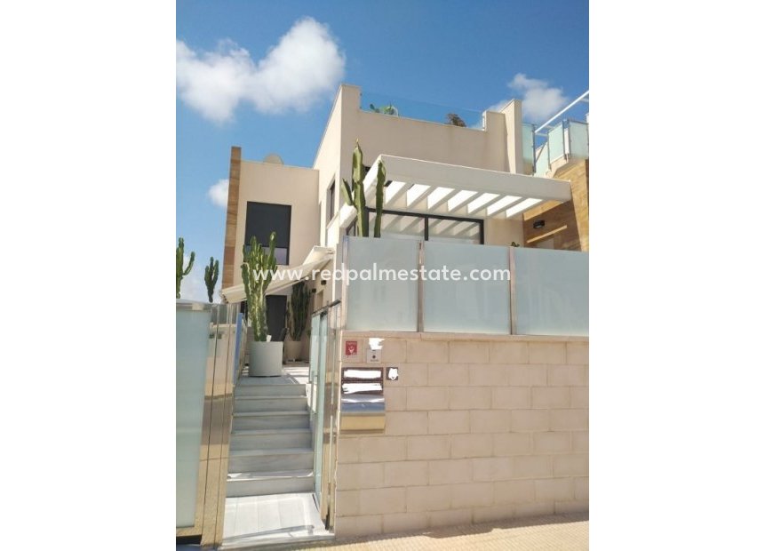 Återförsäljning - Fristående villa -
Lomas de Cabo Roig