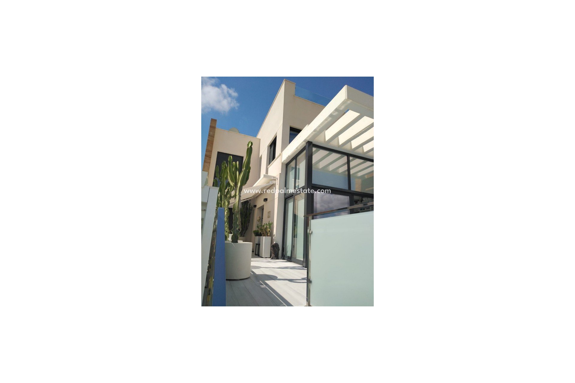 Återförsäljning - Fristående villa -
Lomas de Cabo Roig