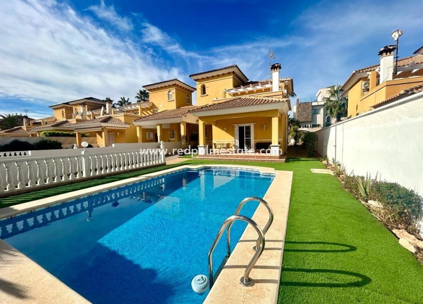 Återförsäljning - Fristående villa -
Orihuela Costa - Cabo Roig