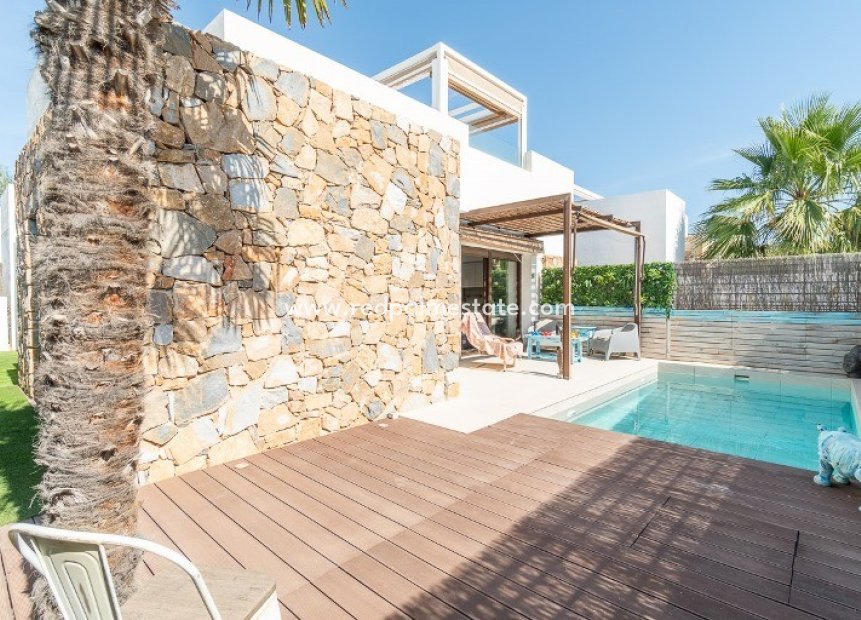 Återförsäljning - Fristående villa -
Orihuela Costa - Cabo Roig