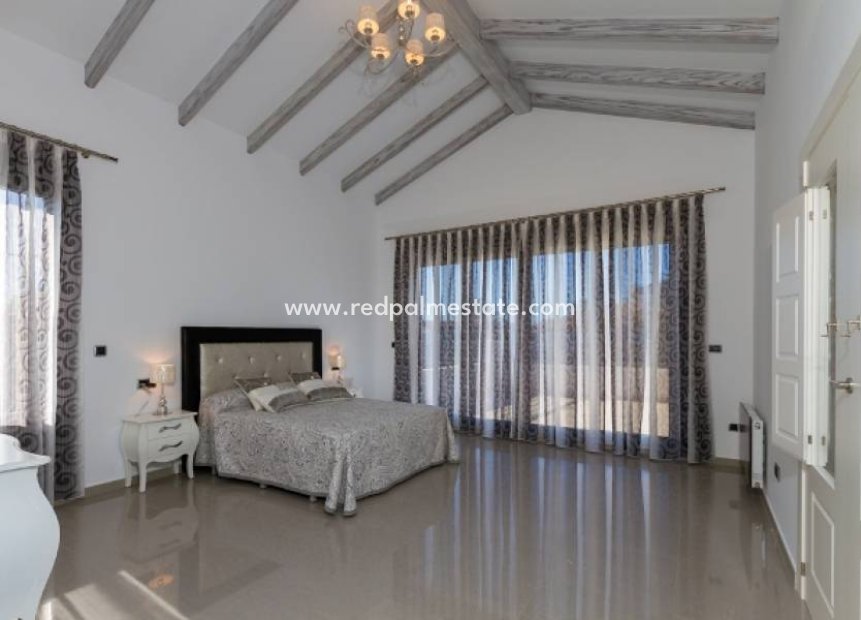 Återförsäljning - Fristående villa -
Orihuela Costa - Cabo Roig