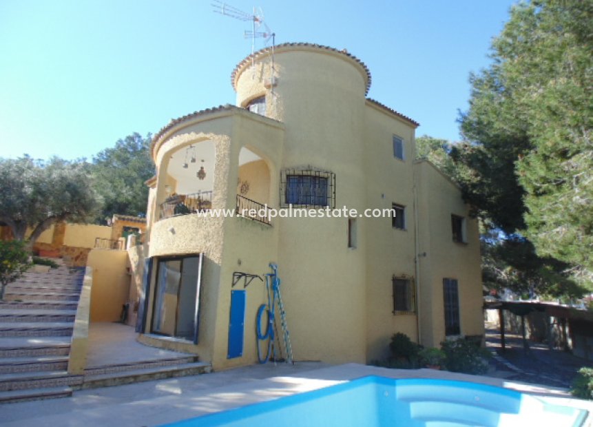 Återförsäljning - Fristående villa -
Orihuela Costa - Calle Los Pirineos