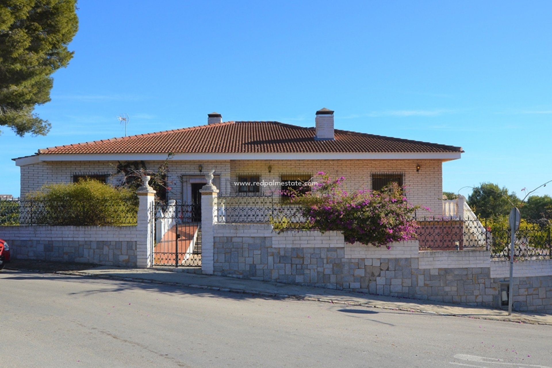 Återförsäljning - Fristående villa -
Orihuela Costa - Campoamor