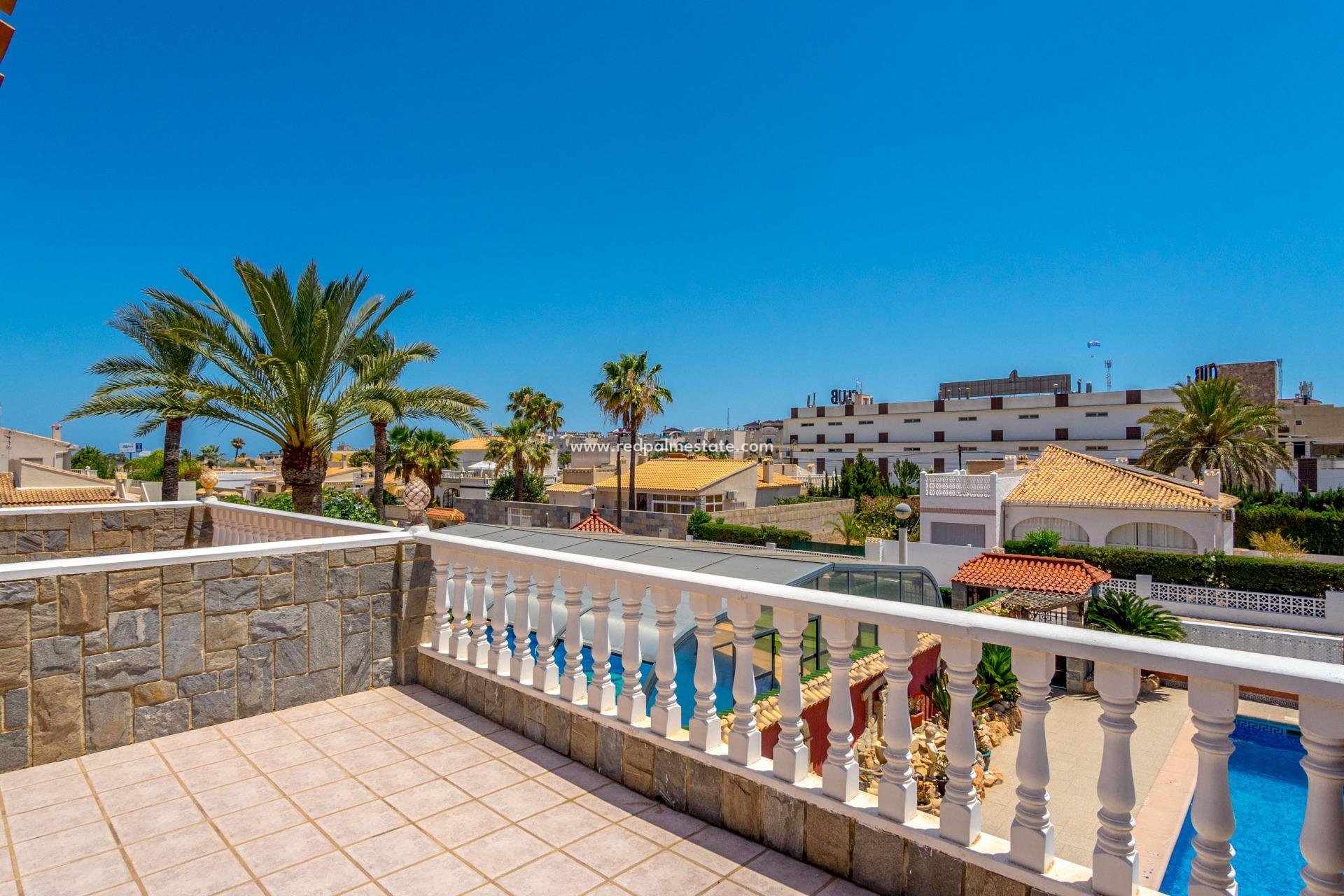 Återförsäljning - Fristående villa -
Orihuela Costa - Campoamor