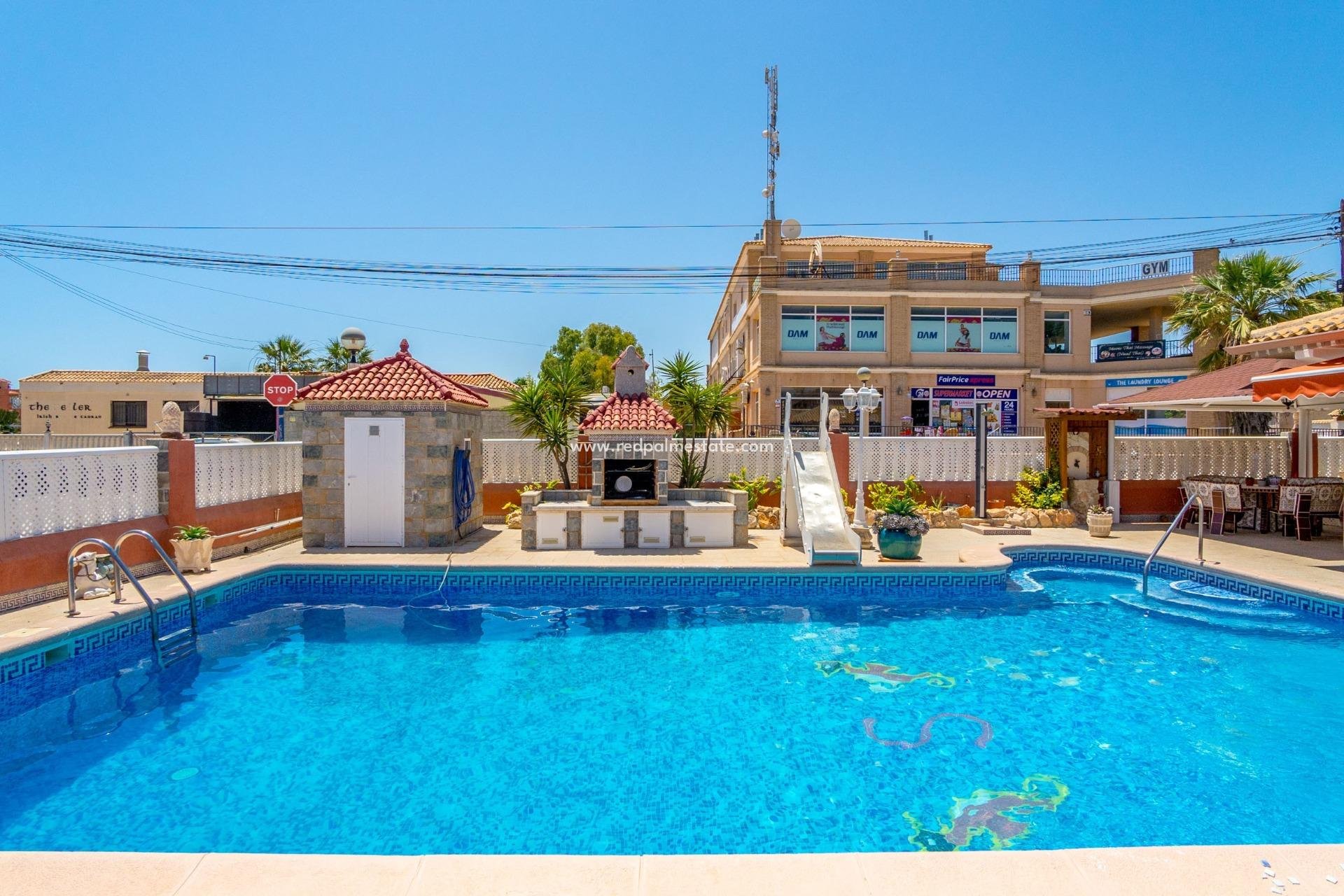 Återförsäljning - Fristående villa -
Orihuela Costa - Campoamor