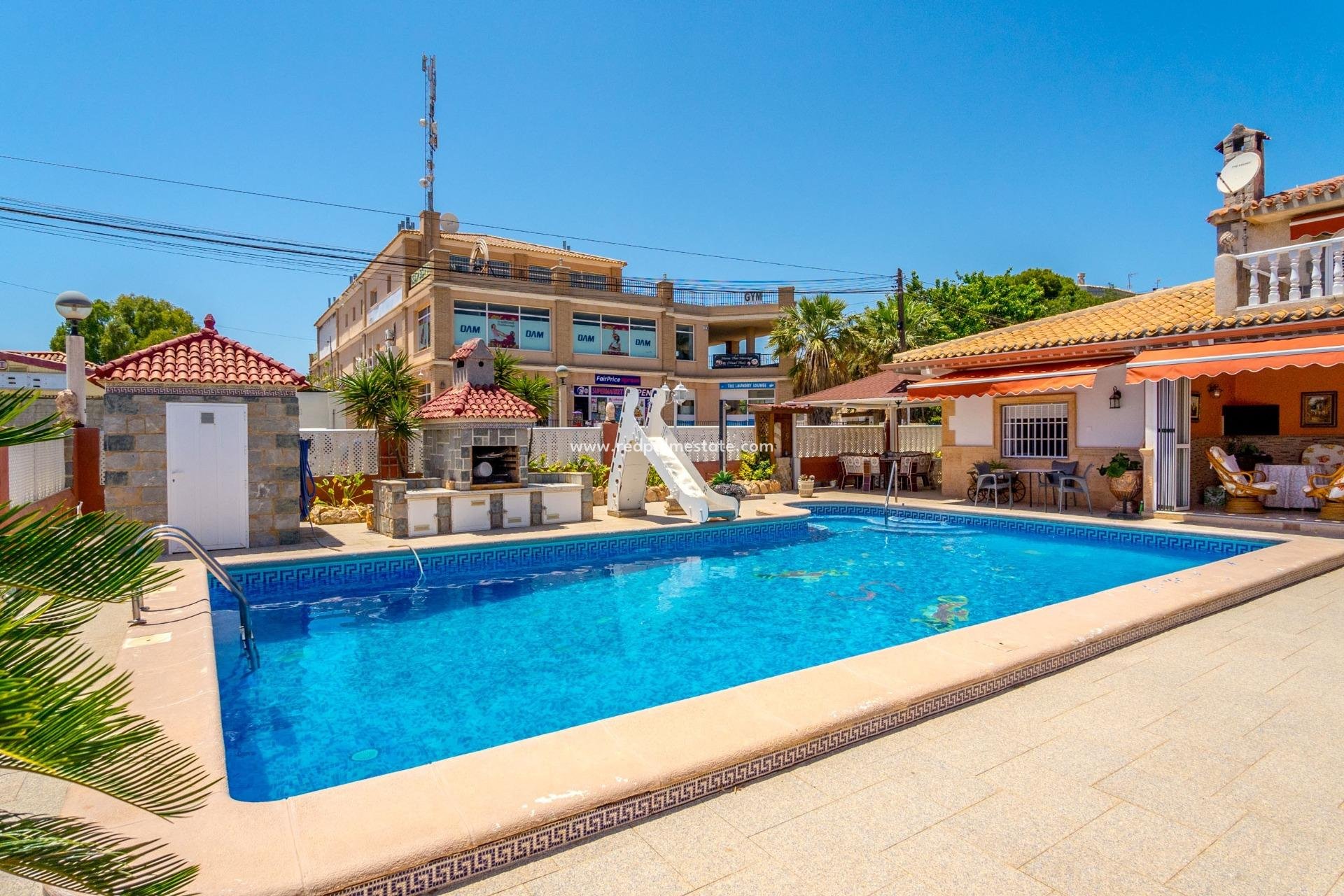 Återförsäljning - Fristående villa -
Orihuela Costa - Campoamor