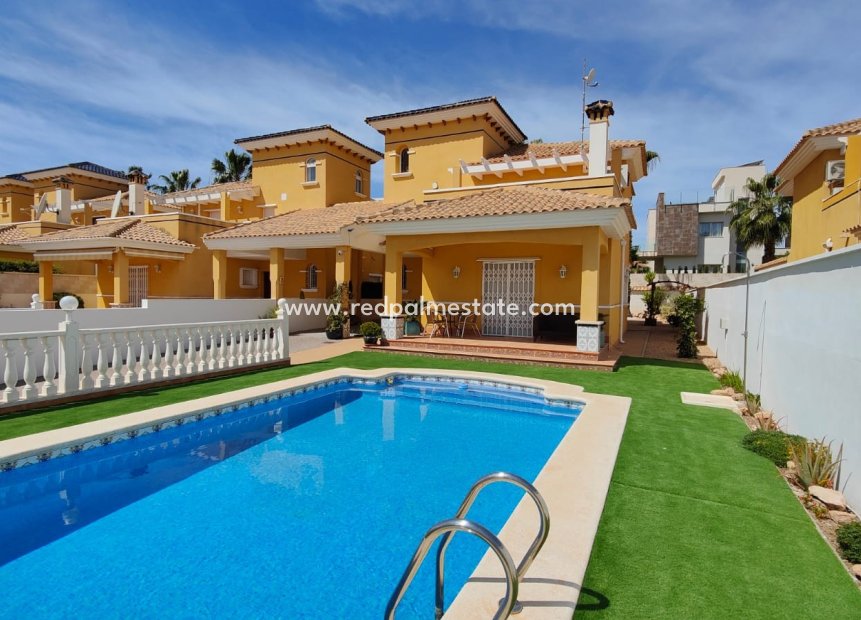 Återförsäljning - Fristående villa -
Orihuela Costa - Costa Blanca