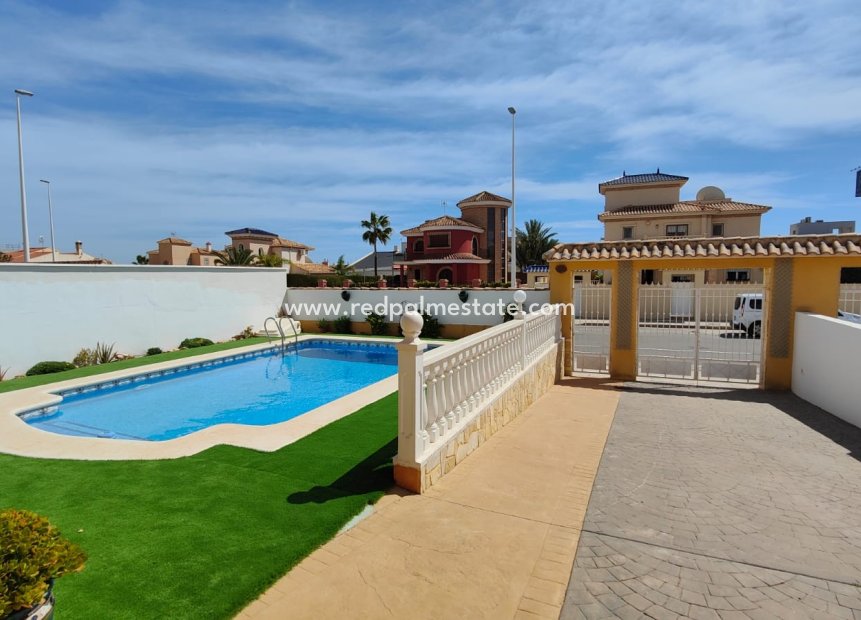 Återförsäljning - Fristående villa -
Orihuela Costa - Costa Blanca