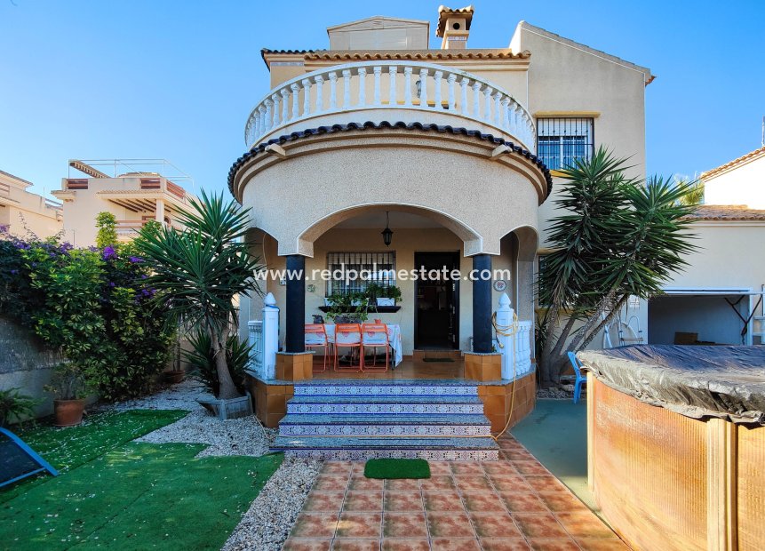 Återförsäljning - Fristående villa -
Orihuela Costa - Costa Blanca