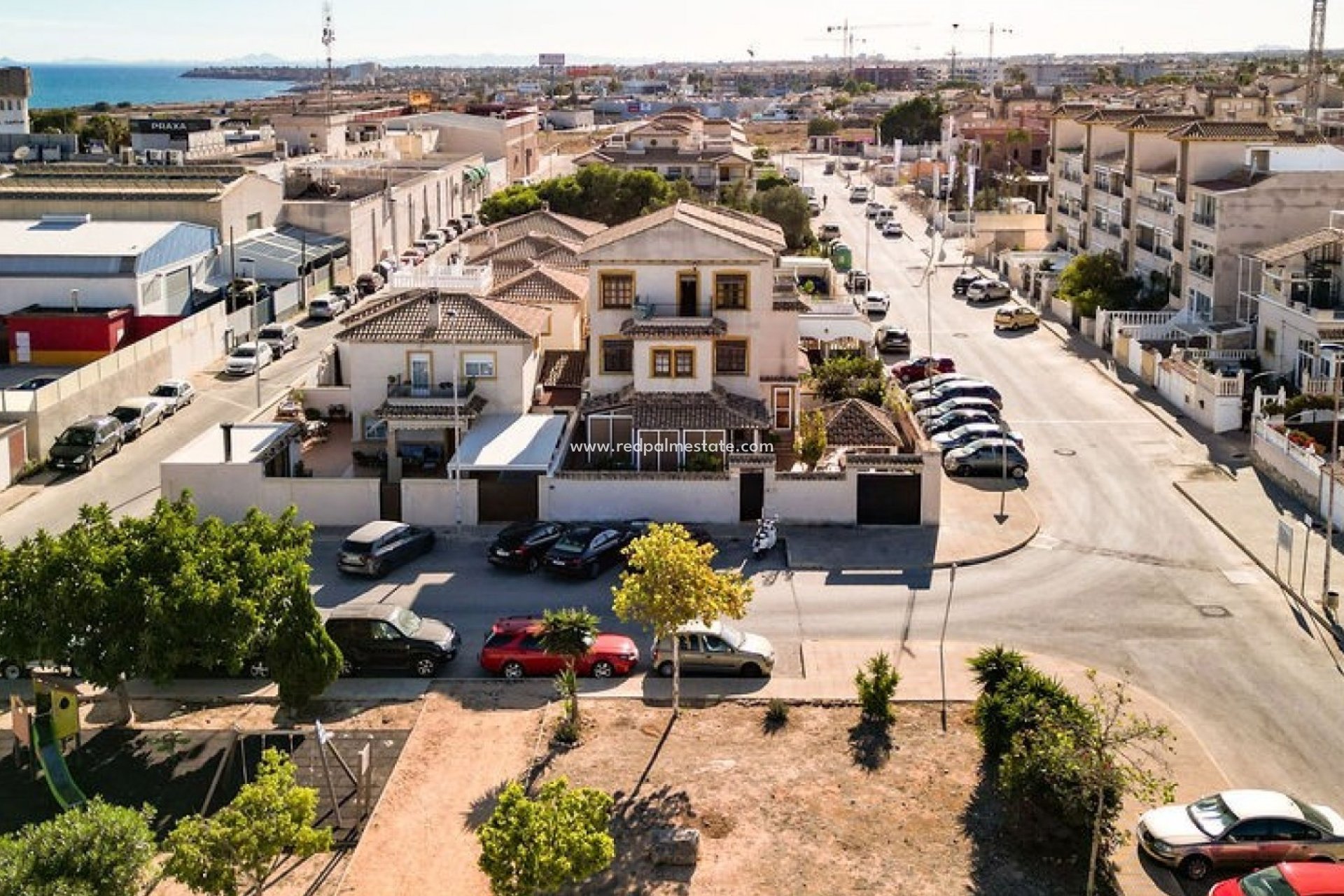 Återförsäljning - Fristående villa -
Orihuela Costa - Costa Blanca