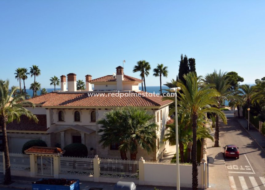 Återförsäljning - Fristående villa -
Orihuela Costa - Costa Blanca