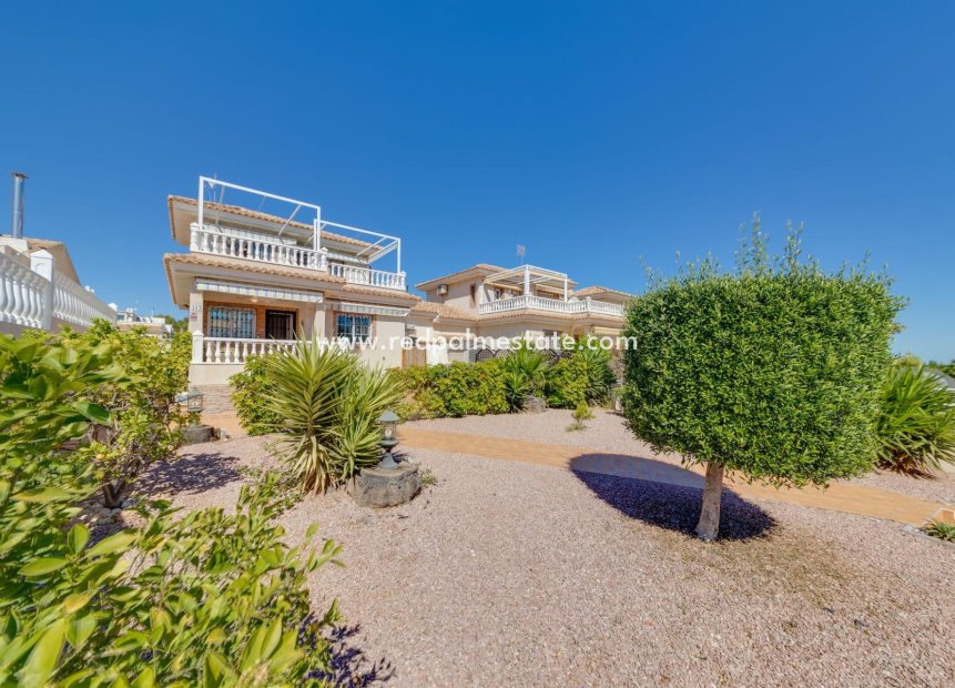 Återförsäljning - Fristående villa -
Orihuela Costa - Costa Blanca