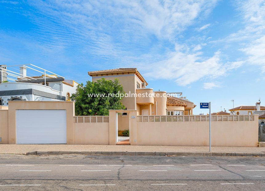 Återförsäljning - Fristående villa -
Orihuela Costa - Costa Blanca