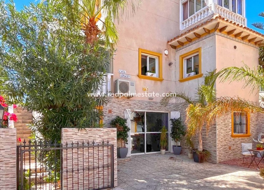 Återförsäljning - Fristående villa -
Orihuela Costa - Costa Blanca