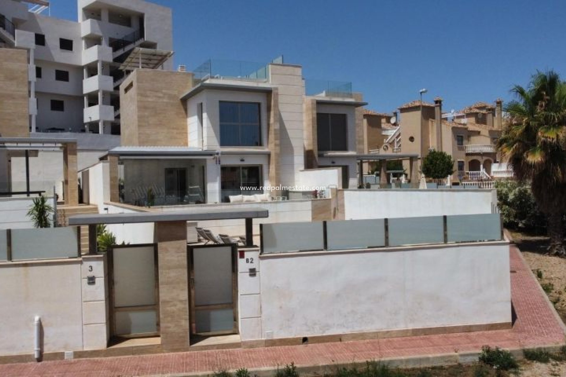 Återförsäljning - Fristående villa -
Orihuela Costa - Costa Blanca