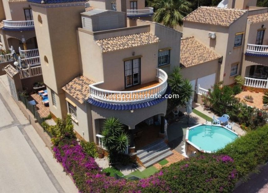 Återförsäljning - Fristående villa -
Orihuela Costa - Costa Blanca